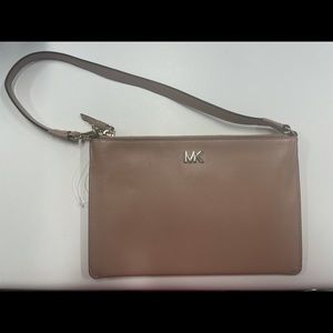 NWOT: Michael Kors top zip wristlet